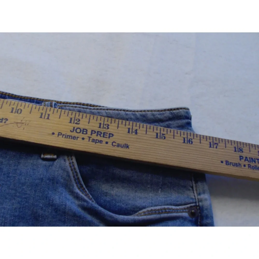 STS Blue Womens Distressed Denim Jean Shorts Medium Wash Cuffed Size‎ 30